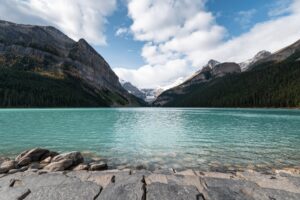 how to get to lake louise