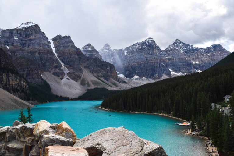 moraine lake rockpile trail